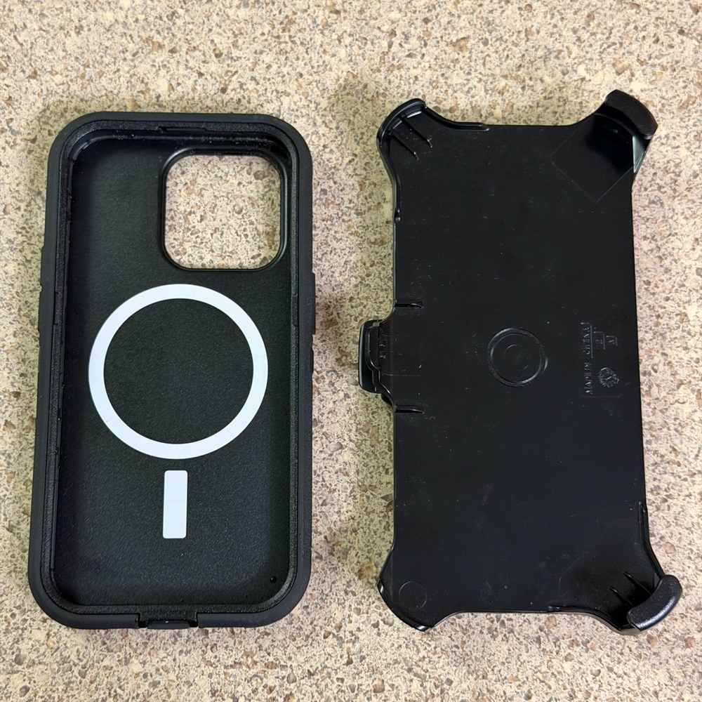 Otterbox Defender Pro XT with Belt Clip- iPhone 14pro